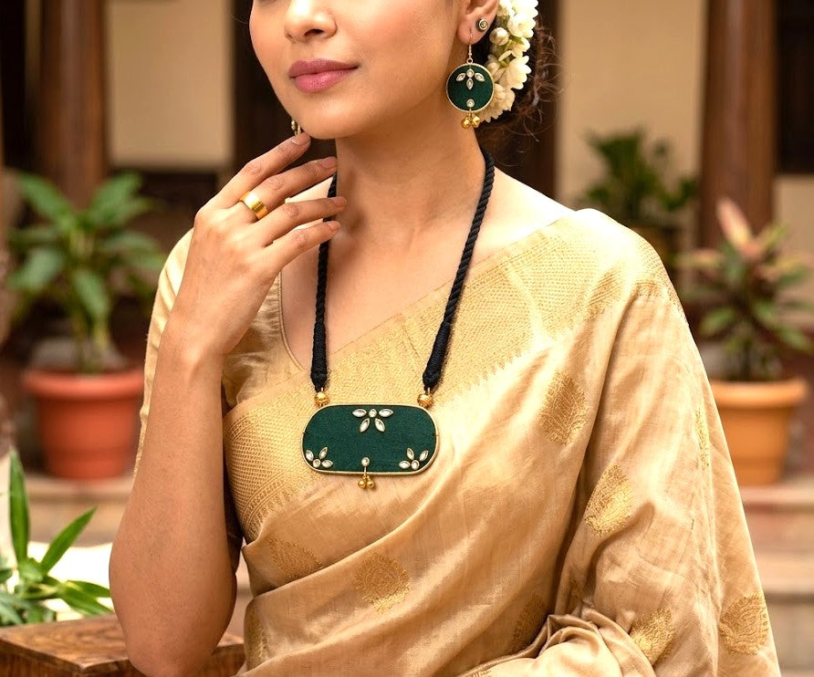Handmade Silk Fabric Kundan Ethnic Jewellery Set